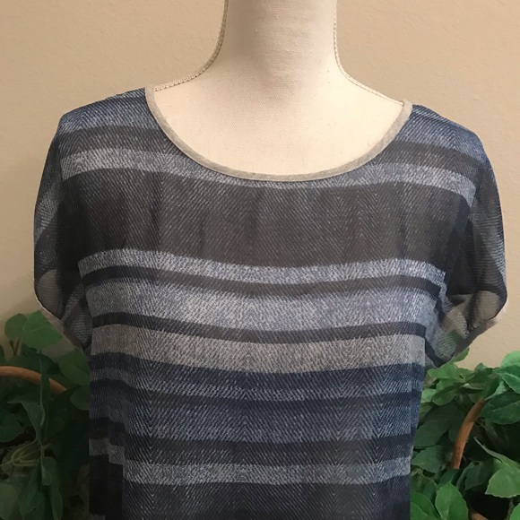 Two by Vince Camuto semi-sheer Casual Blouse - Picture 2 of 6